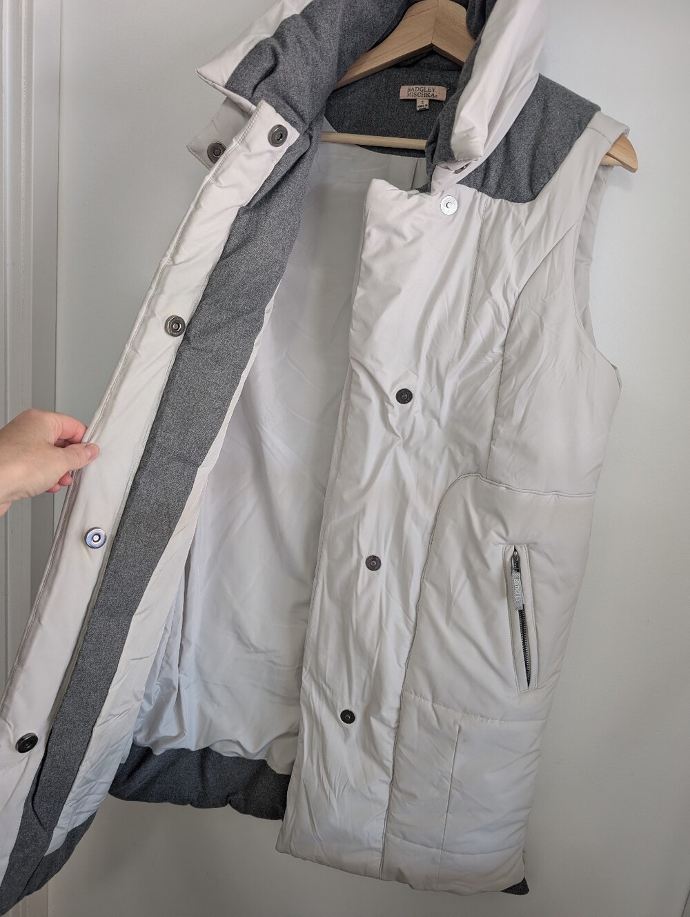 Badgley Mischka Small Long Puffer Vest Coat Grey White Warm Winter Puff Luxury